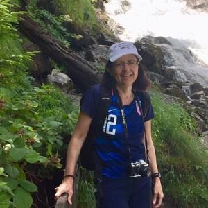 Meet your Posher, Joan